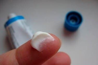 Zalven voor de behandeling van cervicale osteochondrose